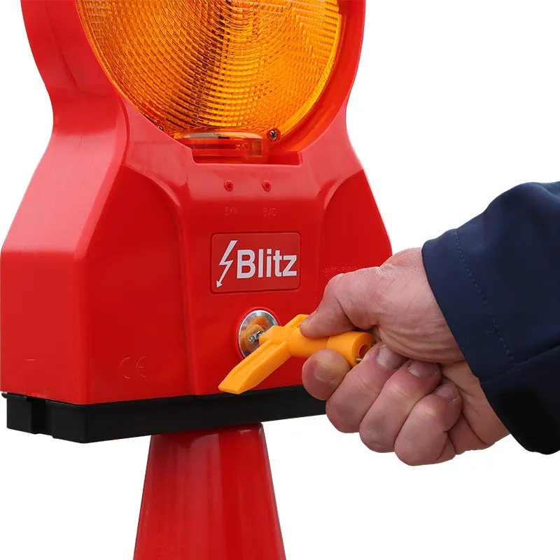 Blitz Leitkegel Future LED WEMAS, zweiseitig gelb, batteriebetrieben – Bild 4